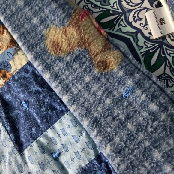 Handmade Children's Animal Print/ Cat Print 2 Sided Reversible Quilt 61"x34" - Picture 9 of 9